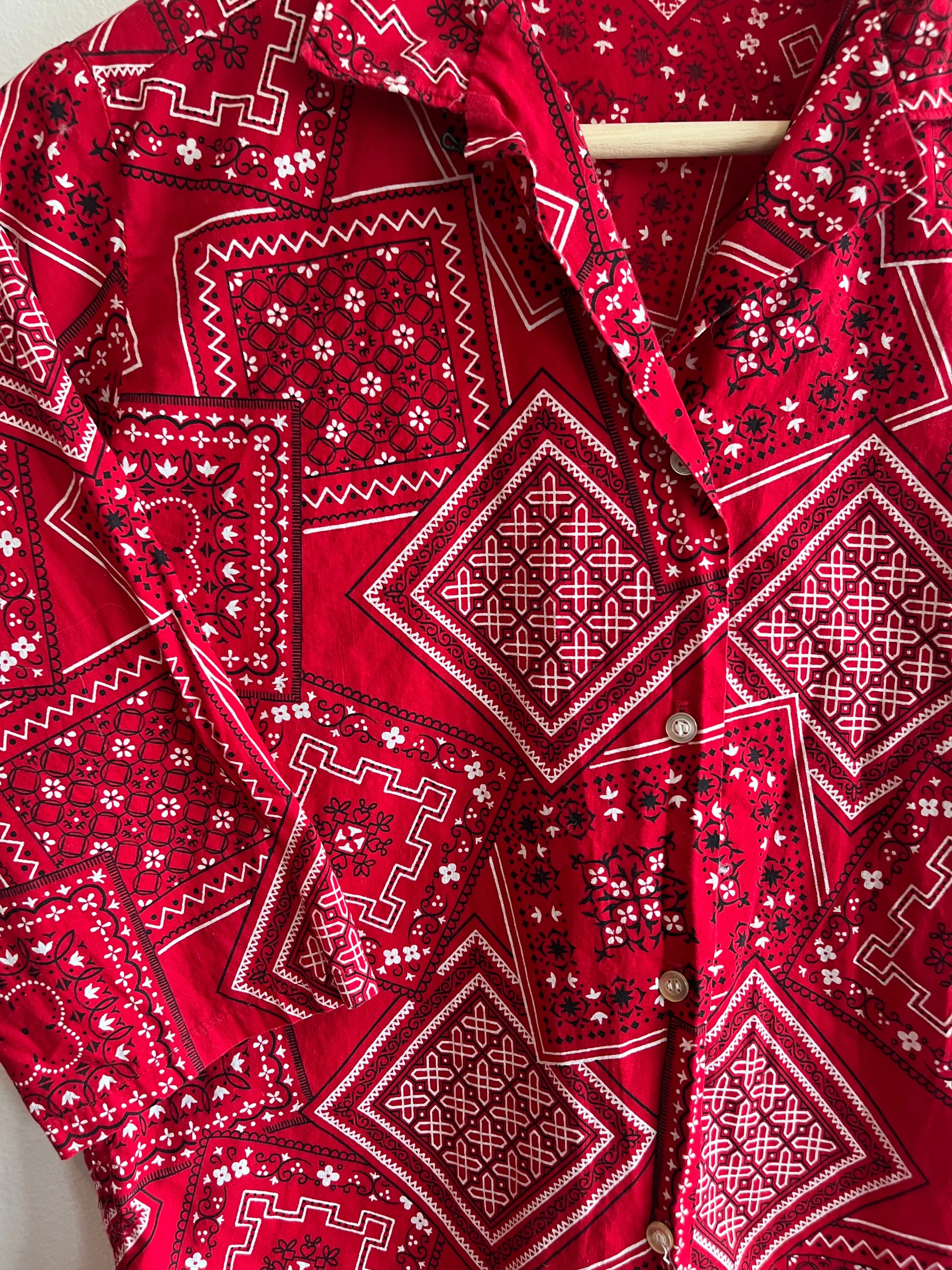 Vintage 1950/60s Loop Collar Bandana Print Button-Up Shirt
